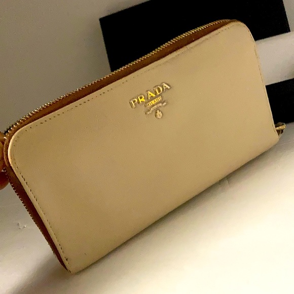 Prada Saffiano Metal Argilla zipped long wallet - Picture 3 of 17
